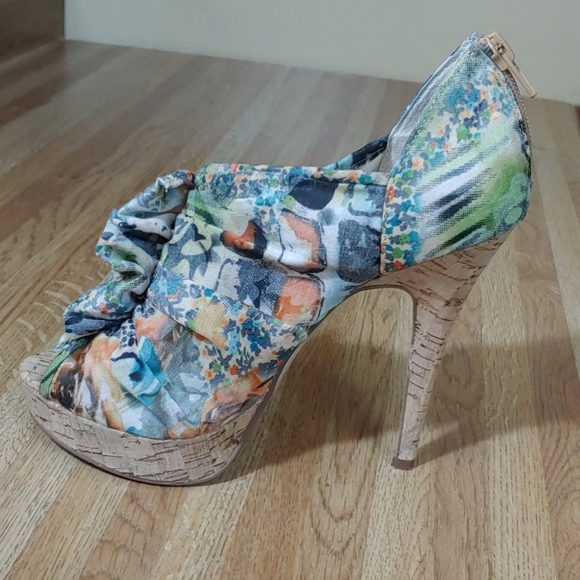 Chinese Laundry 🥳HOST PICK🥳 Heart Throb Platform Heels 6M - Picture 8 of 13